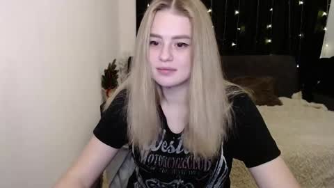 Snapshot of sofia_rosemary chatting on 12.24.24 sofia_rosemary online show from 12.24.24