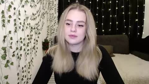 Snapshot of sofia_rosemary chatting on 01.20.25 sofia_rosemary online show from 01.20.25