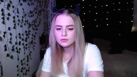 Snapshot of sofia_rosemary chatting on 02.25.25 sofia_rosemary online show from 02.25.25