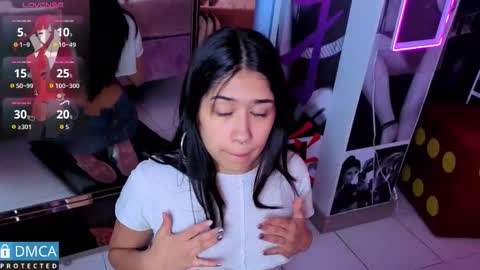 Snapshot of sofia_sstone chatting on 11.28.25 Sofia Sstone online show from 11.28.25