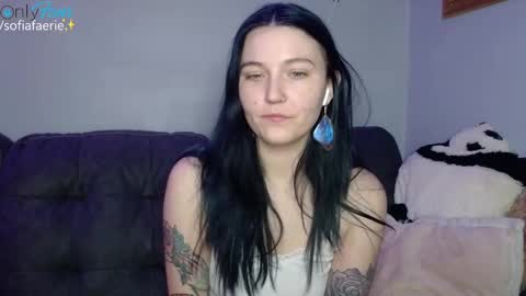 Snapshot of sofiafaerie chatting on 01.12.25 sofiafaerie online show from 01.12.25