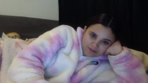 Snapshot of sofigarcia17 chatting on 01.07.25 sofi online show from 01.07.25