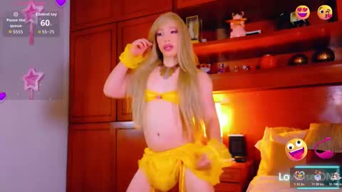 Sofa bonita  online show from 10.30.25