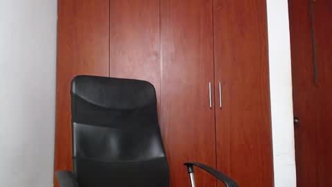 Snapshot of soft_fetish chatting on 02.28.25 Camila M online show from 02.28.25