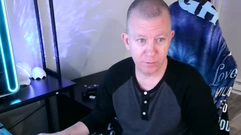 Snapshot of solarlunar1 chatting on 09.21.25 just ask online show from 09.21.25