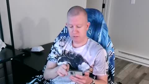 Snapshot of solarlunar1 chatting on 10.03.25 just ask online show from 10.03.25