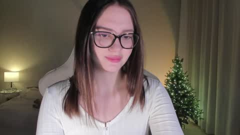 Snapshot of sonia_moon_ chatting on 12.21.24 sonia_moon_ online show from 12.21.24