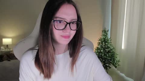 Snapshot of sonia_moon_ chatting on 12.25.24 sonia_moon_ online show from 12.25.24