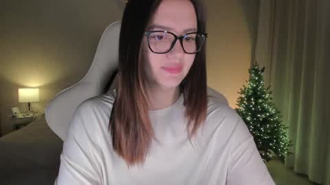 Snapshot of sonia_moon_ chatting on 12.28.24 sonia_moon_ online show from 12.28.24