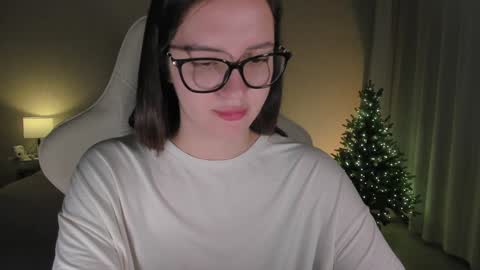 Snapshot of sonia_moon_ chatting on 12.28.24 sonia_moon_ online show from 12.28.24