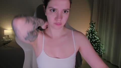Snapshot of sonia_moon_ chatting on 12.30.24 sonia_moon_ online show from 12.30.24