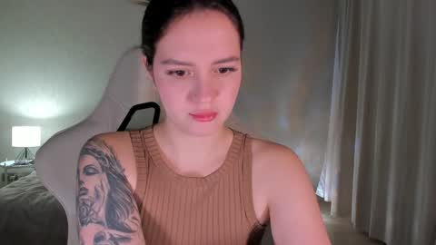 Snapshot of sonia_moon_ chatting on 01.14.25 sonia_moon_ online show from 01.14.25
