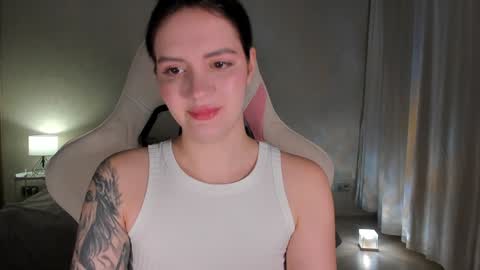 Snapshot of sonia_moon_ chatting on 01.24.25 sonia_moon_ online show from 01.24.25