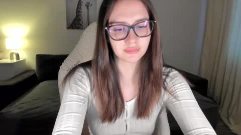 Snapshot of sonia_moon_ chatting on 03.02.25 sonia_moon_ online show from 03.02.25