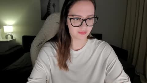 Snapshot of sonia_moon_ chatting on 03.05.25 sonia_moon_ online show from 03.05.25
