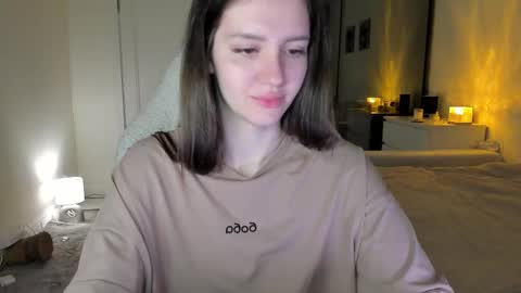Snapshot of sonia_moon_ chatting on 10.09.25 sonia_moon_ online show from 10.09.25