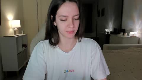 Snapshot of sonia_moon_ chatting on 10.19.25 sonia_moon_ online show from 10.19.25
