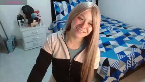 Snapshot of soniafuckboobs chatting on 10.01.25 soniafuckboobs online show from 10.01.25