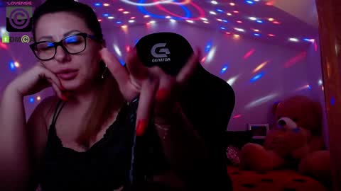 Snapshot of sonyadevon chatting on 01.11.25 Sonia online show from 01.11.25