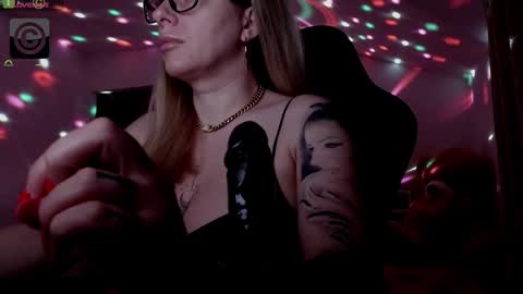 Snapshot of sonyadevon chatting on 01.14.25 Sonia online show from 01.14.25