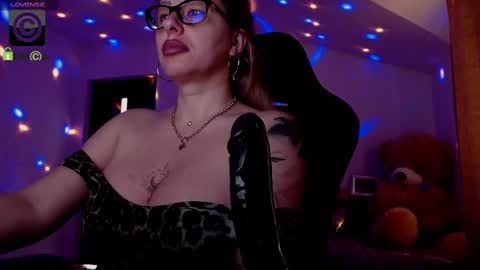 Snapshot of sonyadevon chatting on 02.20.25 Sonia online show from 02.20.25