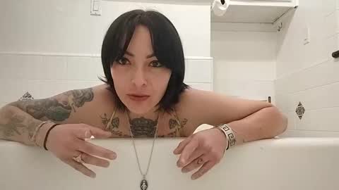 Snapshot of sophia1lux chatting on 10.12.25 sophia1lux online show from 10.12.25