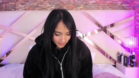Sophia Paris online show from 10.17.25