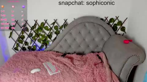 Snapshot of sophiconic_cb chatting on 02.07.25 Clara sophia online show from 02.07.25