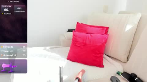 Snapshot of sophie_evanss_ chatting on 03.09.25 online show from 03.09.25