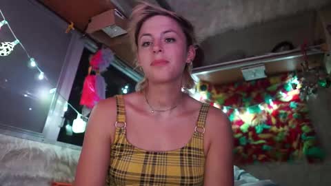 Snapshot of sophie_lovely chatting on 02.15.25 derpy derpington online show from 02.15.25