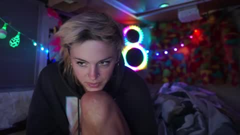 Snapshot of sophie_lovely chatting on 03.08.25 derpy derpington online show from 03.08.25