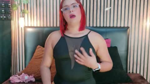 sophie_new25 online show from 11.19.25