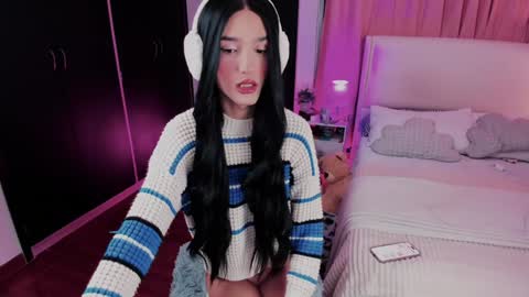 Snapshot of sophiecornett chatting on 12.03.24    online show from 12.03.24