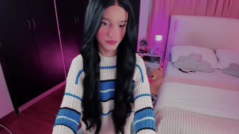 Snapshot of sophiecornett chatting on 12.05.24    online show from 12.05.24