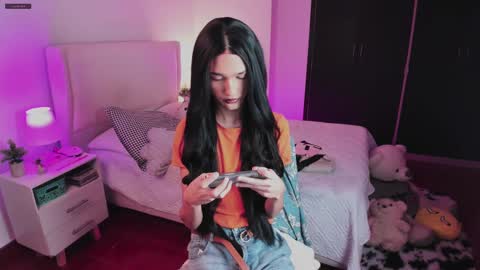 Snapshot of sophiecornett chatting on 09.10.25    online show from 09.10.25