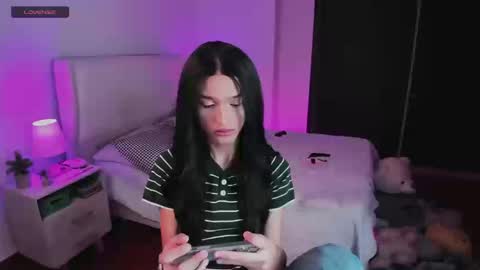 Snapshot of sophiecornett chatting on 09.12.25    online show from 09.12.25