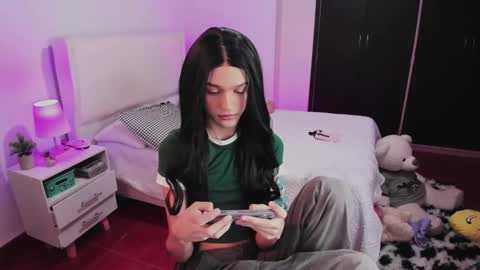 Snapshot of sophiecornett chatting on 09.14.25    online show from 09.14.25