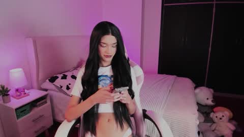 Snapshot of sophiecornett chatting on 10.11.25    online show from 10.11.25