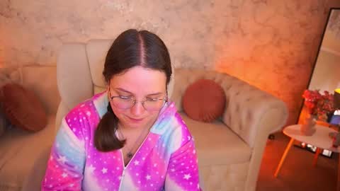 Snapshot of sophieedreams chatting on 09.20.25 sophieedreams online show from 09.20.25