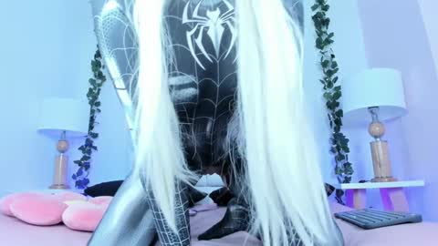 Snapshot of sophiehill_gh chatting on 01.22.25 SOPH  online show from 01.22.25