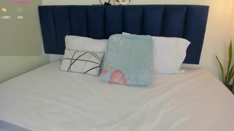 sophieturner_mg online show from 11.01.25