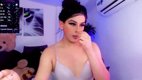 Snapshot of sophiieesweet chatting on 03.10.25 Sophie Sweet online show from 03.10.25