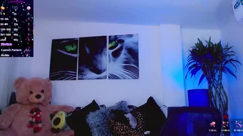 Snapshot of sophiieesweet chatting on 09.30.25 Sophie Sweet online show from 09.30.25