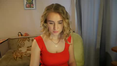 Snapshot of sophilorens chatting on 02.22.25 Sophi online show from 02.22.25