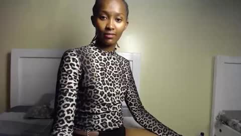 Snapshot of sower_velvet chatting on 12.03.25 sower_velvet online show from 12.03.25