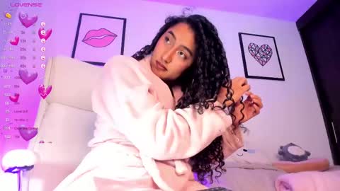 Snapshot of soyjuliana19 chatting on 03.06.25 Juliana online show from 03.06.25