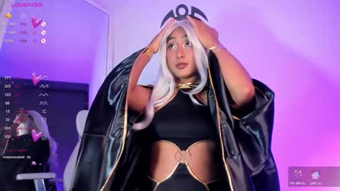 Snapshot of soyjuliana19 chatting on 10.31.25 Juliana online show from 10.31.25