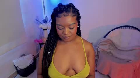 Snapshot of soymaria___ chatting on 10.14.25 Maria online show from 10.14.25