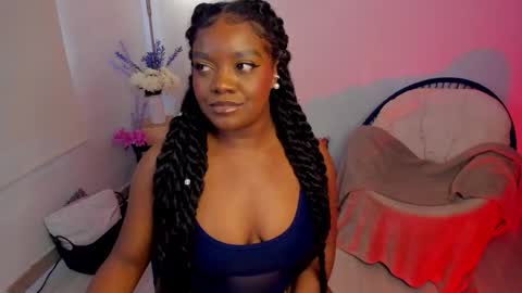 Snapshot of soymaria___ chatting on 10.16.25 Maria online show from 10.16.25
