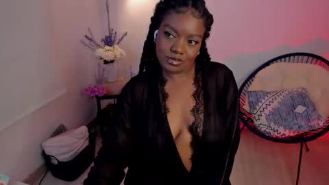 Snapshot of soymaria___ chatting on 10.19.25 Maria online show from 10.19.25